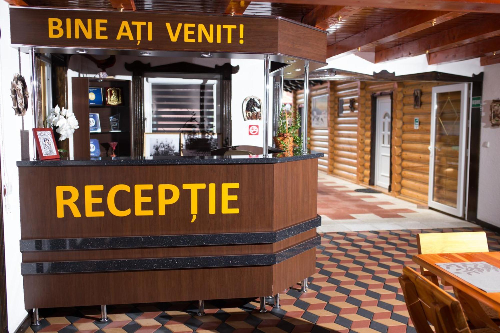 Vila Adr Petresti Εξωτερικό φωτογραφία